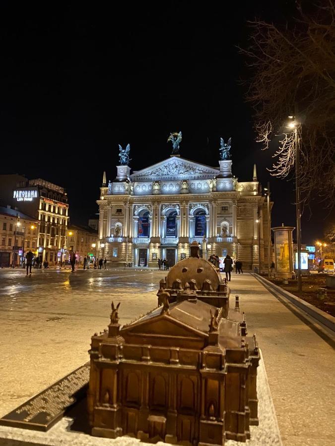 Apartments On Rynok Square Lviv Eksteriør bilde